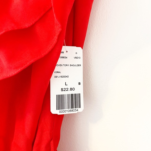 ⭐️ Forever 21 One-Shoulder Top - Picture 4 of 5